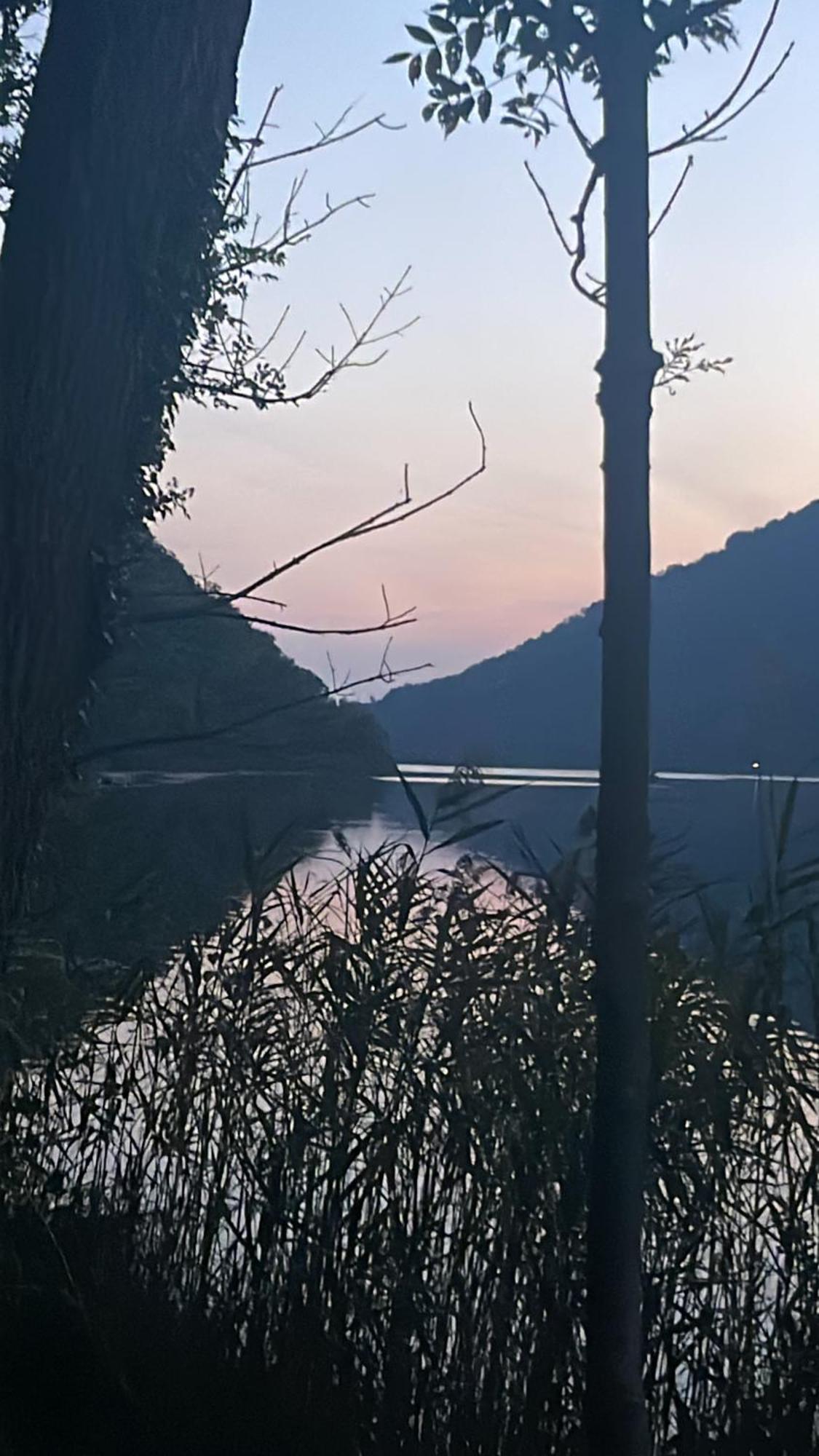 Laghi Di Como Appartamento Di Licinia E Mario Asso Экстерьер фото